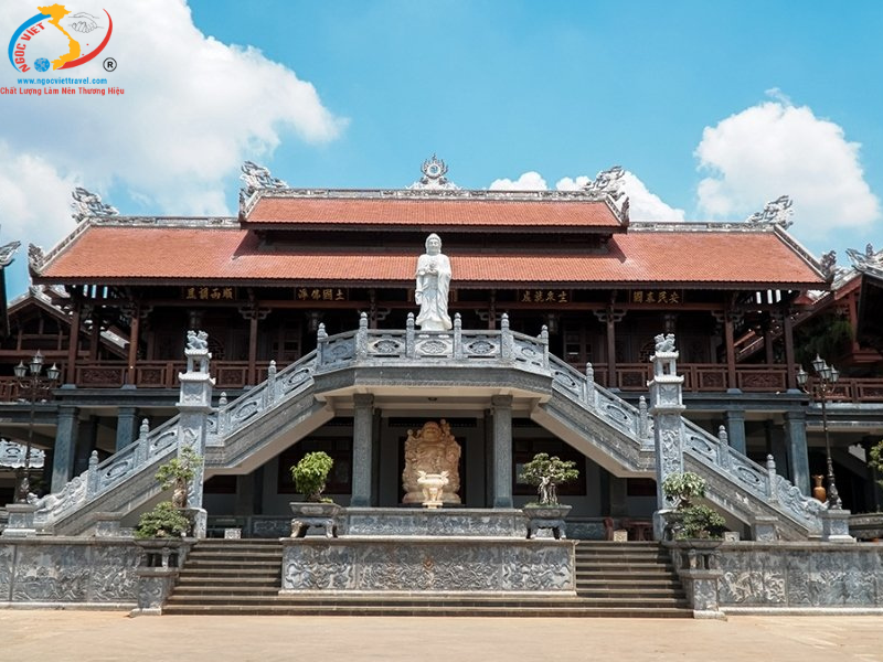 TOUR MĂNG ĐEN - KOM TUM - GIA LAI - BUÔN MÊ THUỘT - TÀ ĐÙNG - XE LIMOUSINE